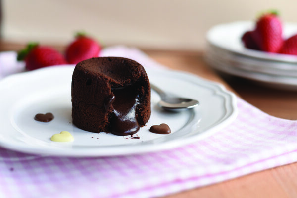 Moelleux tout chocolat : le gâteau enrichi qui se déguste tiède