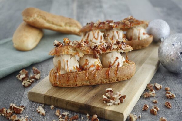Éclairs glacés vanille caramel pécan : la pâtisserie enrichie du dimanche