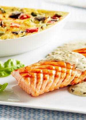 Pavé de saumon à l'oseille et gratin de légumes : l'assiette complète du dimanche
