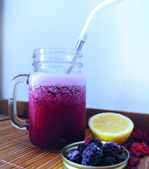 Glace pilée aux fruits rouges : la boisson glacée express sans congélation