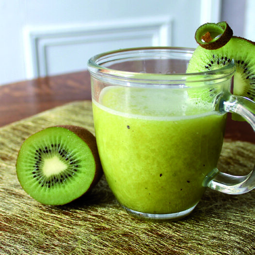 Jus au kiwi, miel et citron vert : le verre acidulé qui change du jus d'orange