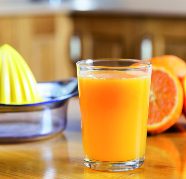 Jus d'orange pressée enrichi : deux ingrédients pour un verre qui compte