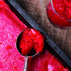 Sorbet aux fruits rouges enrichi : le dessert d'été à la purée de fruits