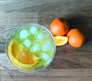 Spritz sans alcool à l'orange : l'apéritif pétillant qui donne des forces