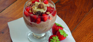 Crème aux céréales et fraises : la verrine complète pour bien démarrer la journée