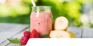 Smoothie fraise banane au beurre de cacahuète : le goûter énergétique à étages